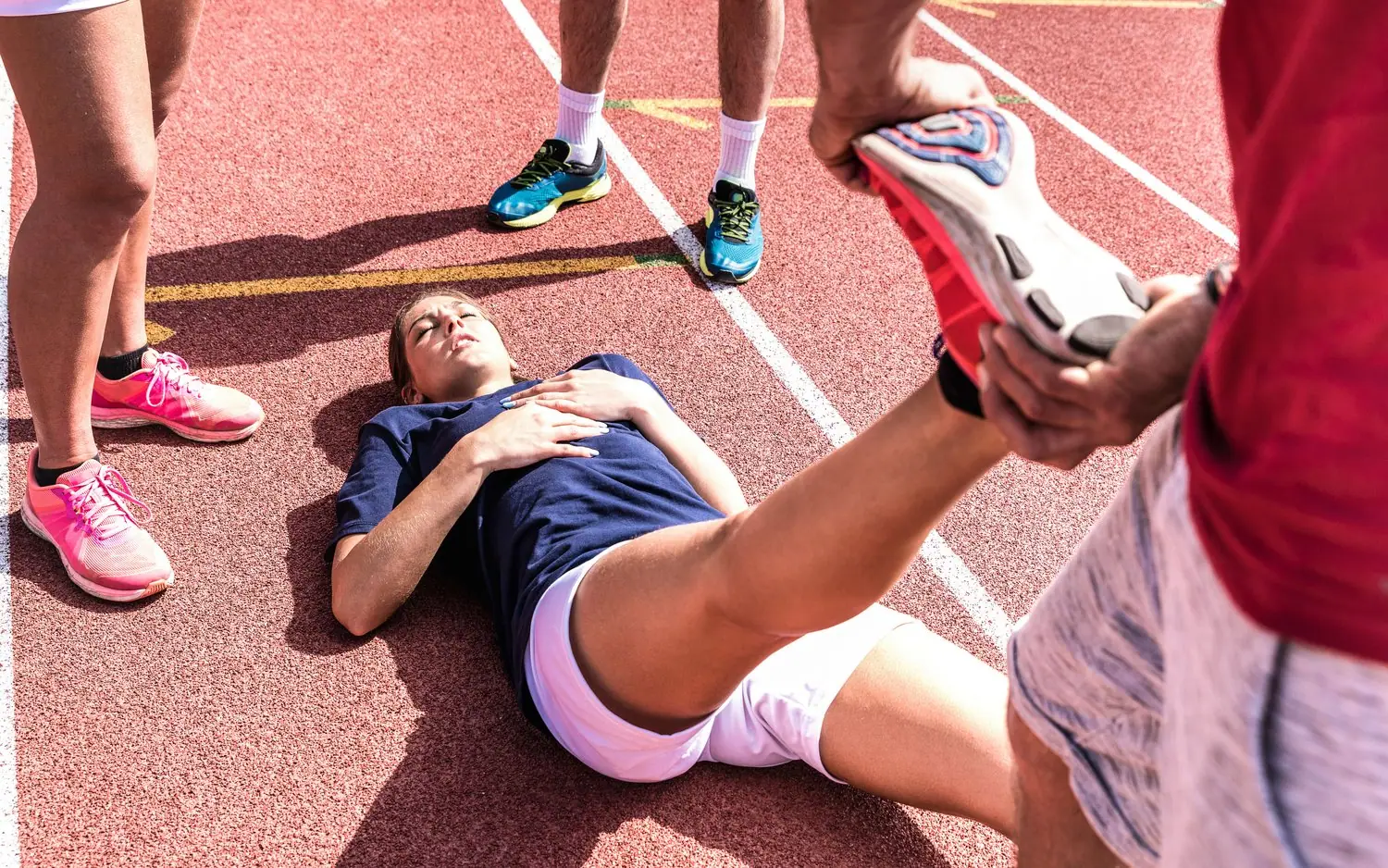 Pierwsza pomoc w sporcie co zrobić przy skręceniu i stłuczeniu